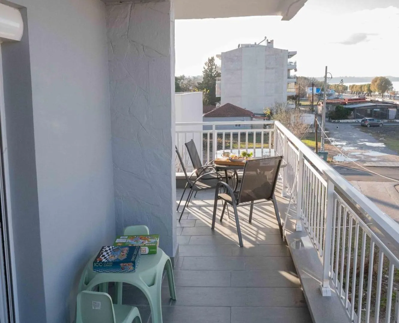 Noah Sea-View Apartments Néoi Epivátai