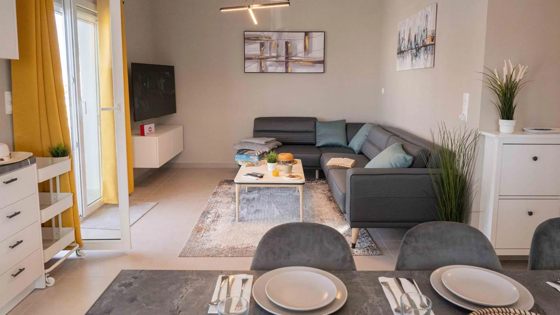 Noah Sea-View Apartments Néoi Epivátai