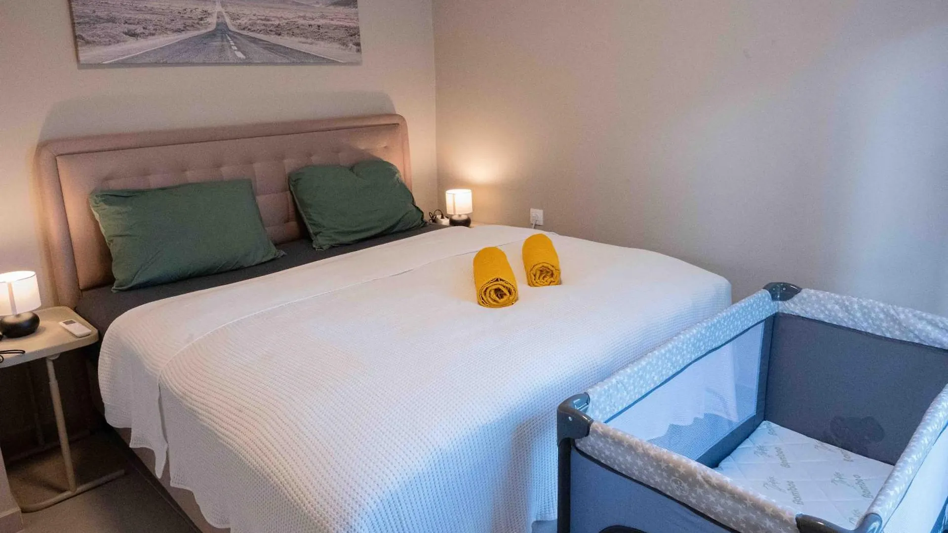 Noah Sea-View Apartments Néoi Epivátai