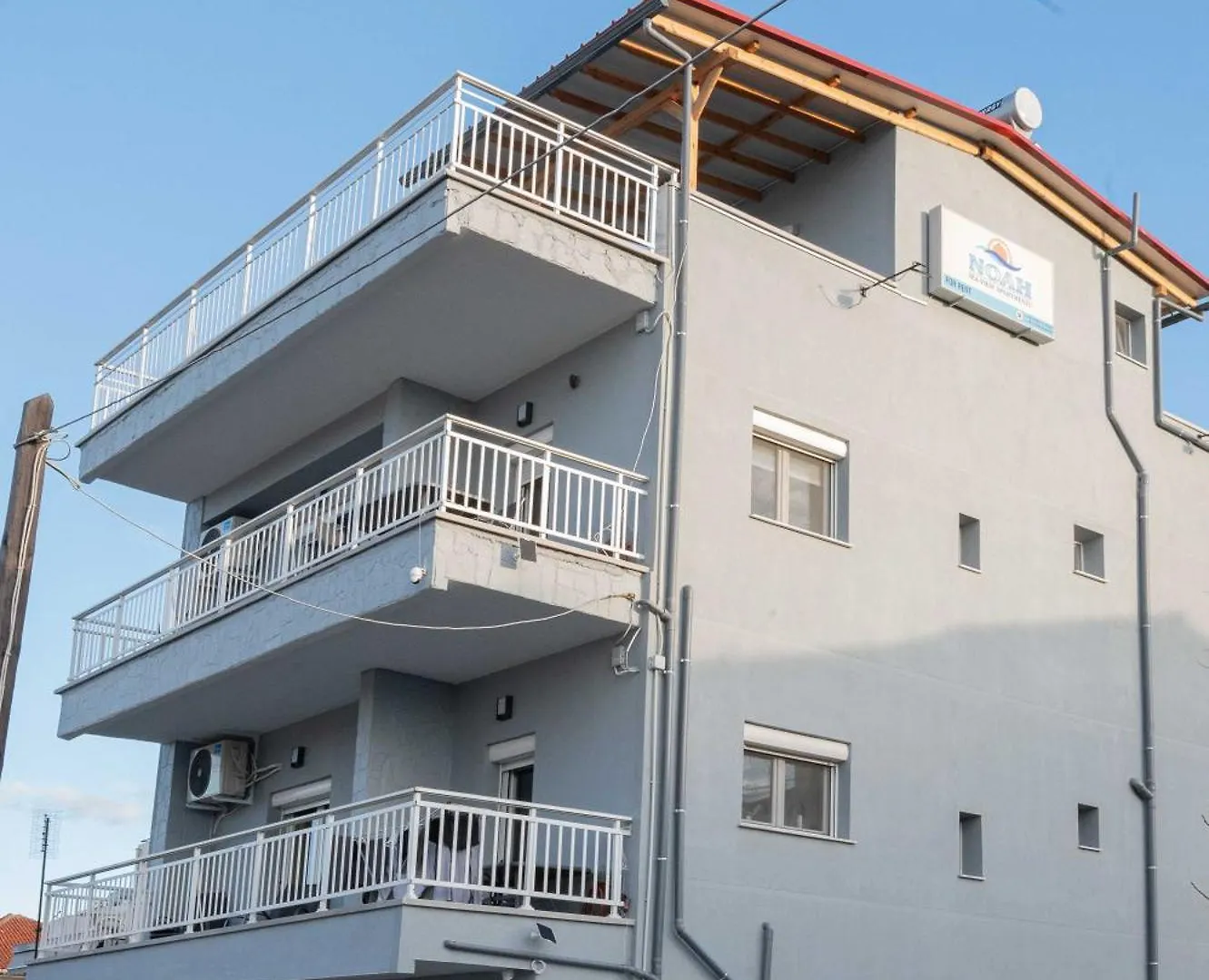 Noah Sea-View Apartments Néoi Epivátai